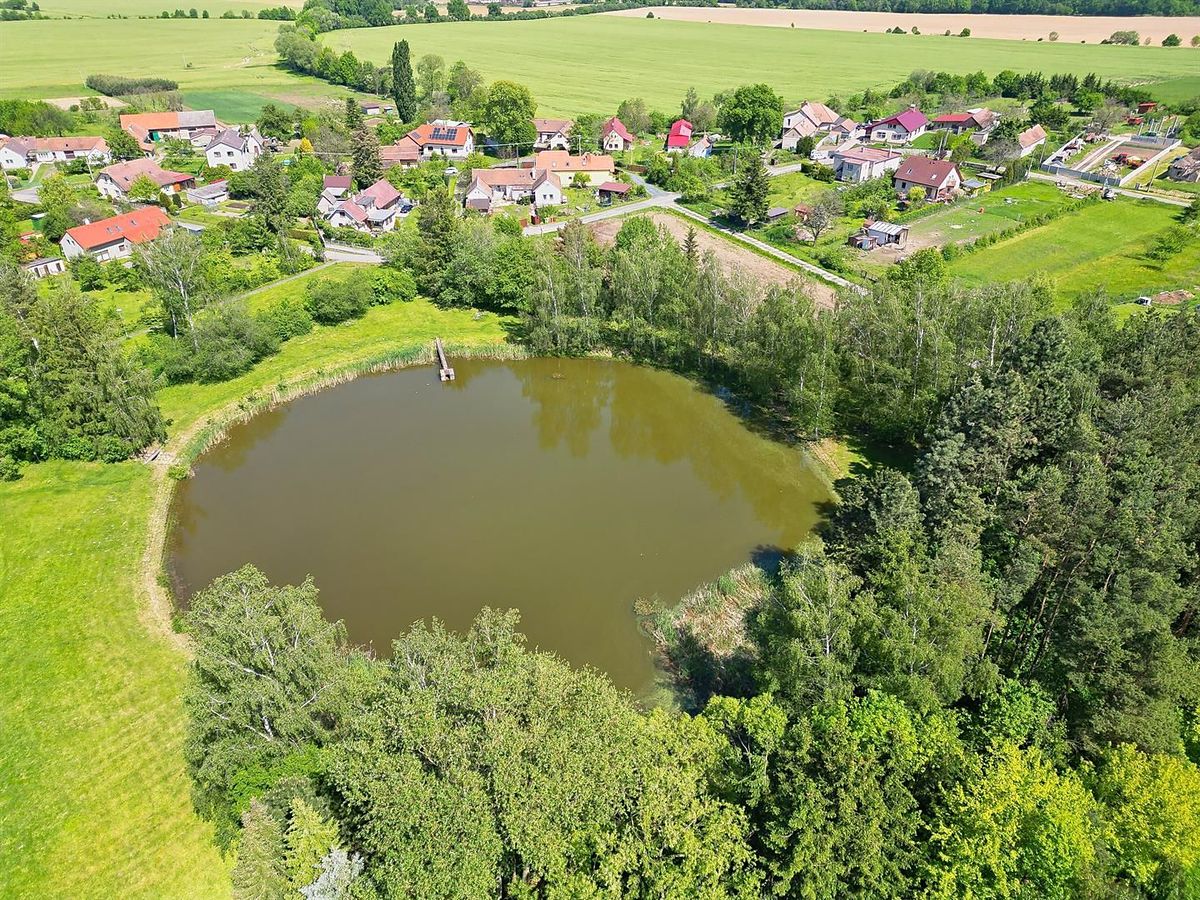 Prodej stavebního pozemku 1061 m² – fotografie 5