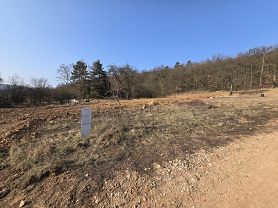Prodej pozemku, 3 240 m² (2 z 3)