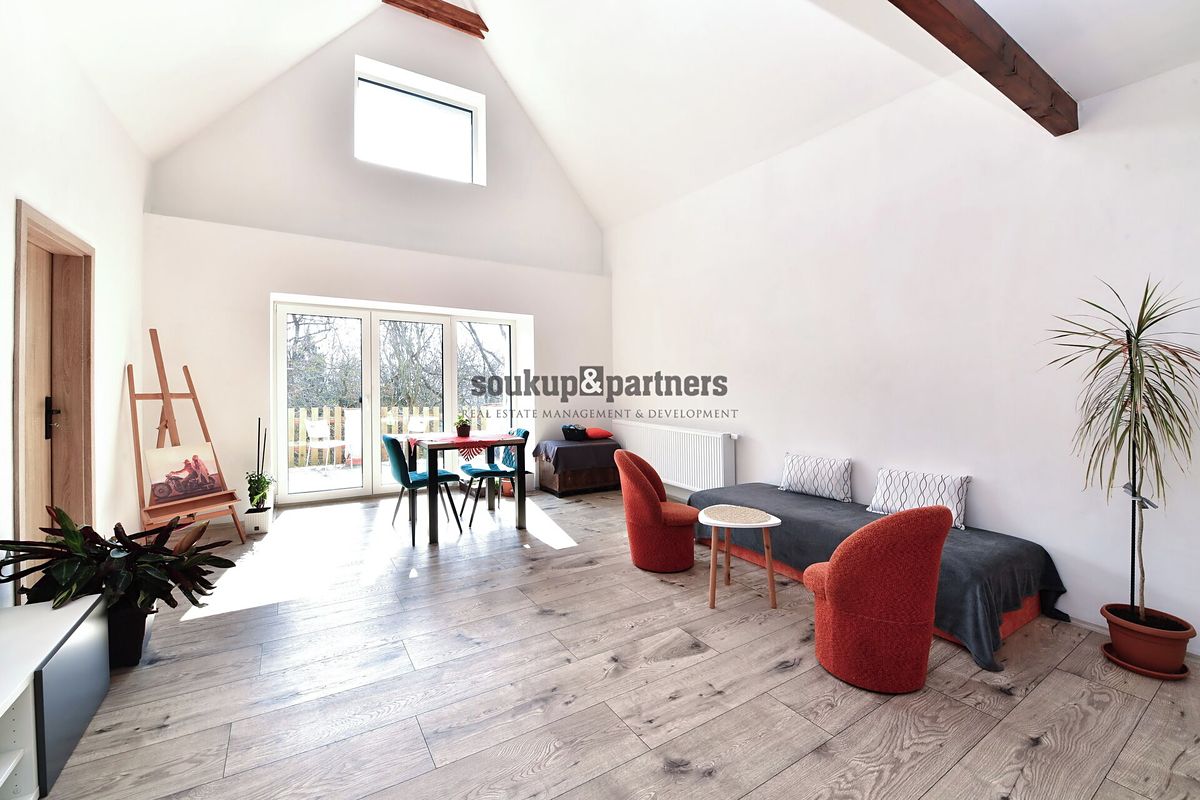 Prodej rodinného domu 140 m², pozemek 997 m² – fotografie 3