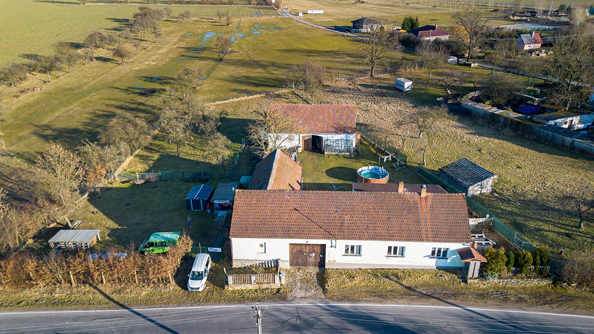 Prodej rodinného domu 266 m², pozemek 3343 m²