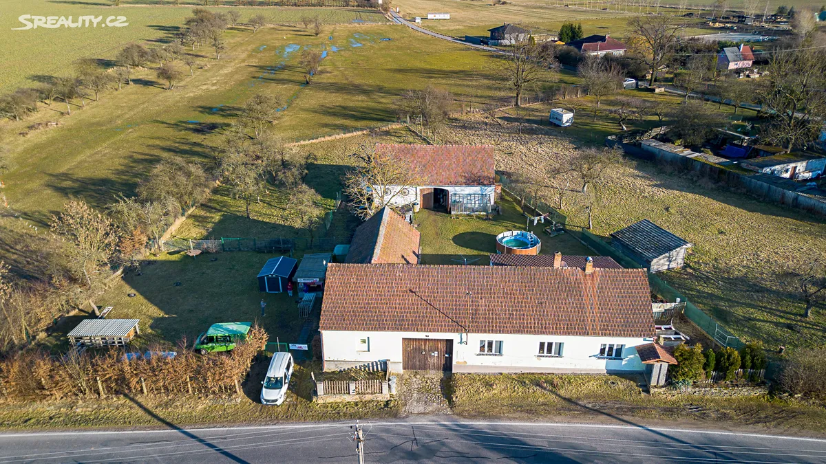 Prodej rodinného domu 266 m², pozemek 3343 m²