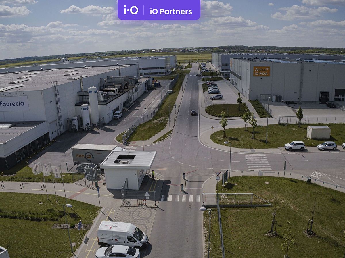 Pronájem skladového prostoru 3553 m² – fotografie 3