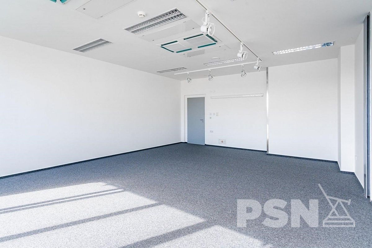Pronájem kanceláře 50 m² – fotografie 2
