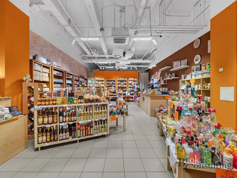 Pronájem obchodního prostoru 87 m², Hradec Králové – náhled fotky 1