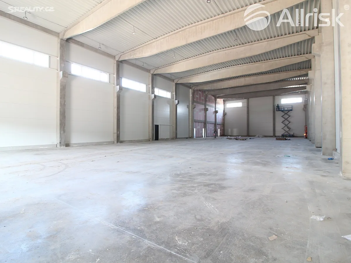 Pronájem výrobní haly, prostoru 1100 m², Brno