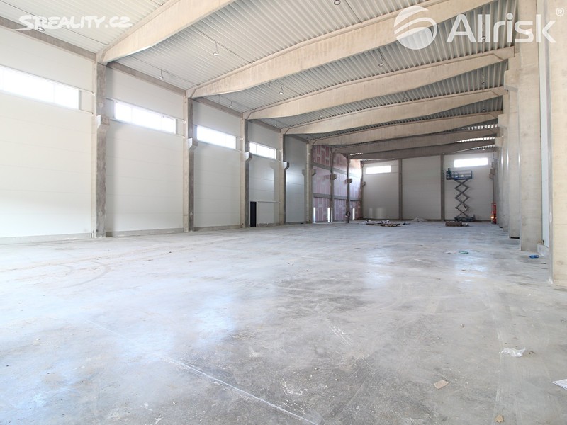 Pronájem výrobní haly, prostoru 1 100 m², okres Brno-město