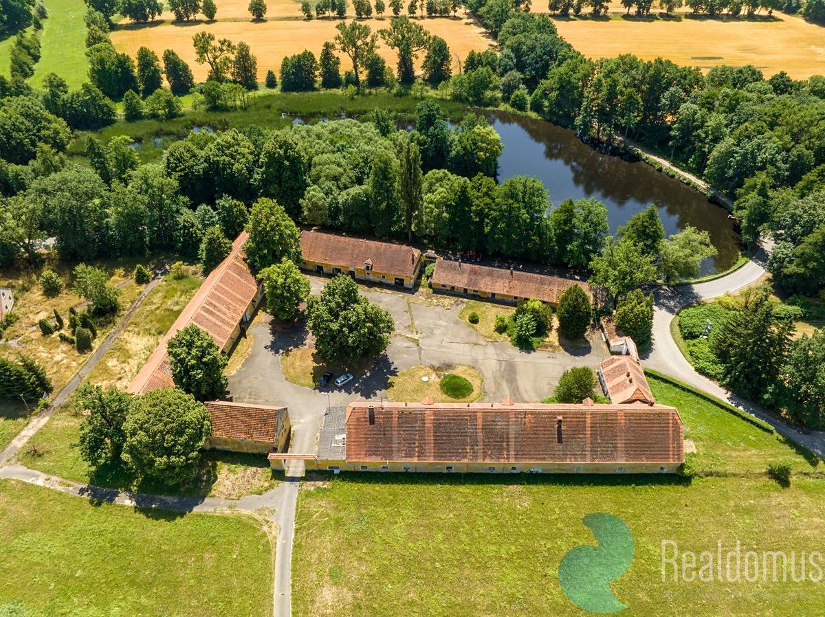 Prodej zemědělského objektu 2300 m², Králova Lhota – fotka 1 z 3