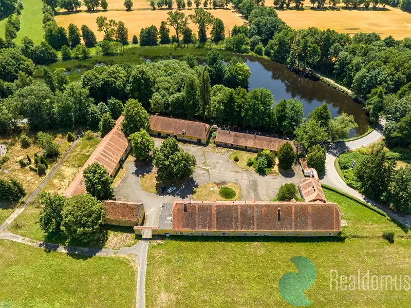 Prodej zemědělského objektu 2300 m², Králova Lhota – náhled fotky 1