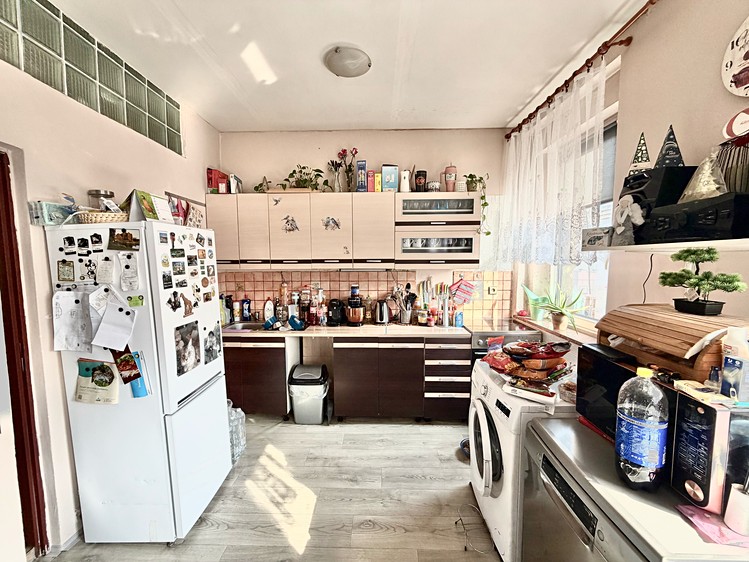 Prodej komerčního prostoru, 177 m² (2 z 10)
