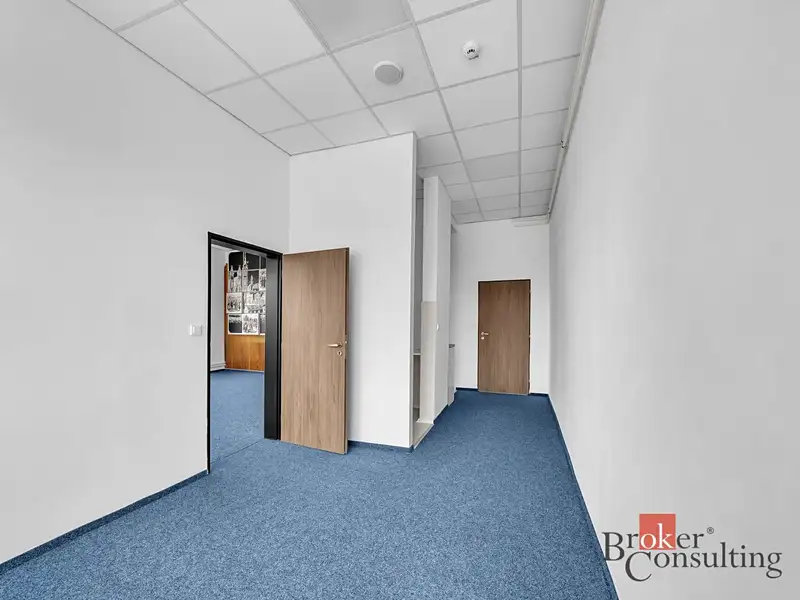 Pronájem kanceláře 60 m², Hradec Králové – náhled fotky 3