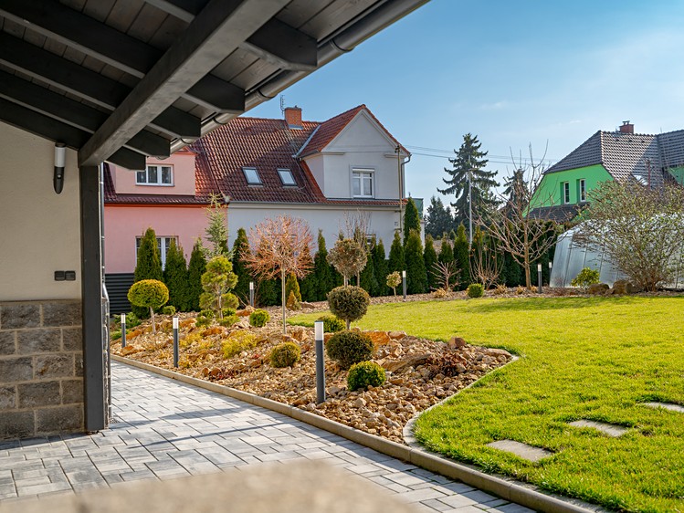 Zahrada plná zeleně