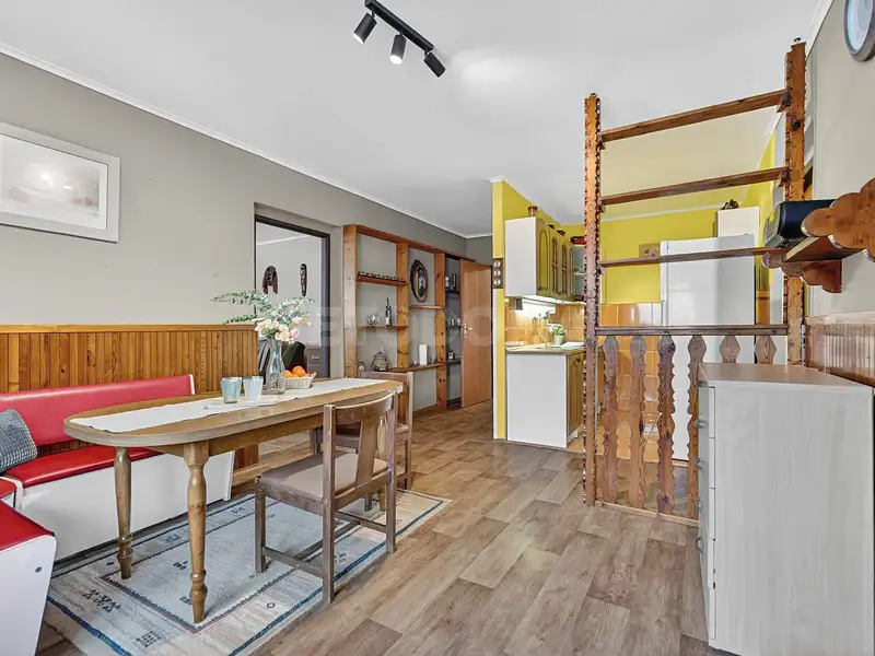 Prodej rodinného domu 231 m², pozemek 1422 m², Benešovice – náhled fotky 2