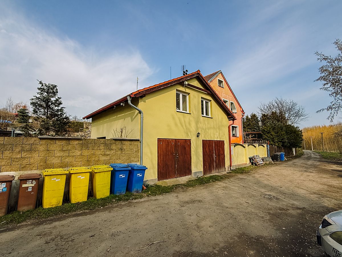 Prodej rodinného domu 354 m², pozemek 272 m² – fotografie 3