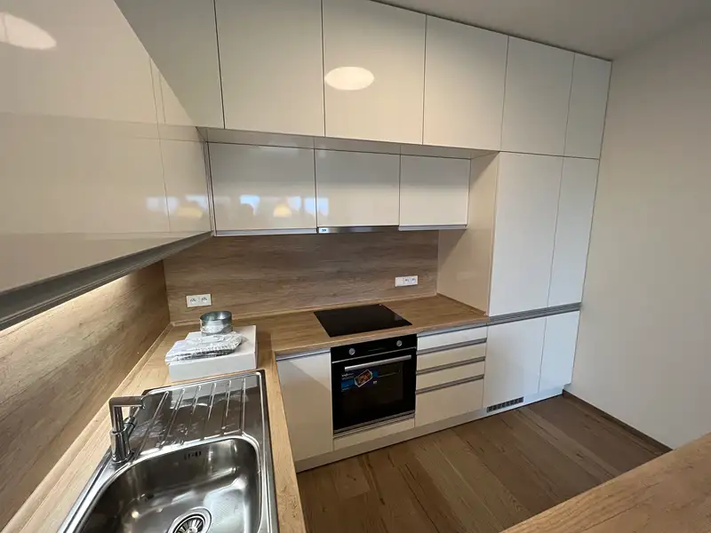 Pronájem bytu 2+kk 59 m², Praha – náhled fotky 3