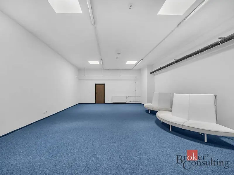 Pronájem kanceláře 67 m², Hradec Králové – náhled fotky 2