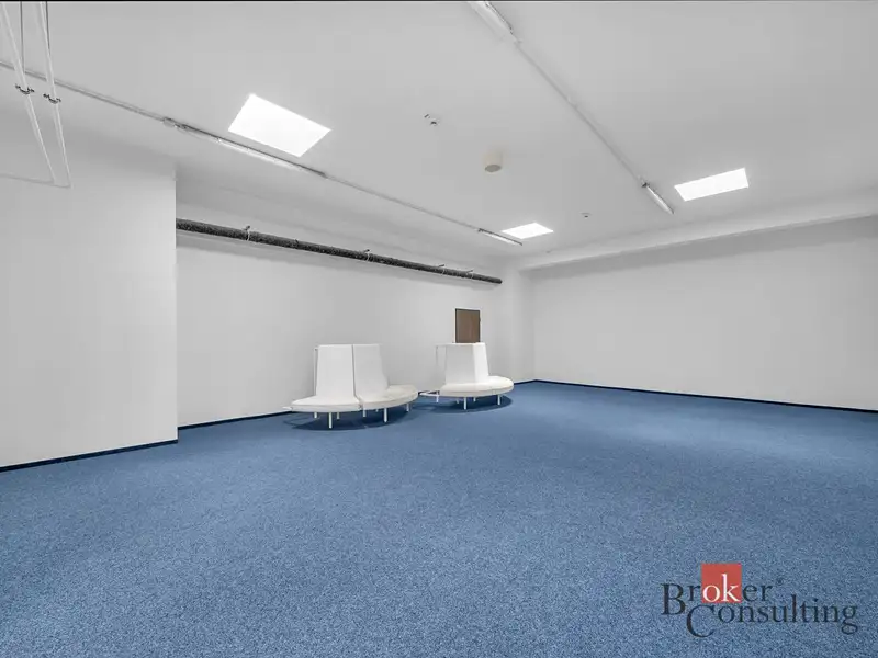 Pronájem kanceláře 67 m², Hradec Králové – náhled fotky 1