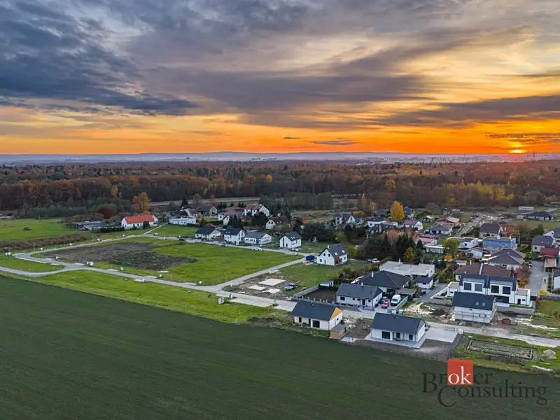 Prodej rodinného domu 248 m², pozemek 816 m², Sezemice – náhled fotky 2