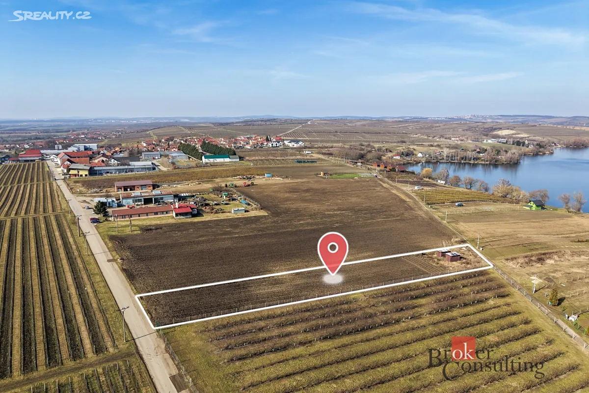 Prodej pozemku 2791 m², Velké Bílovice