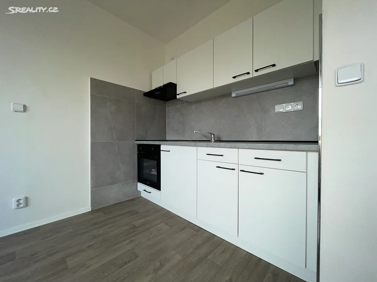 Pronájem bytu 1+1 35 m², Pod Parkem