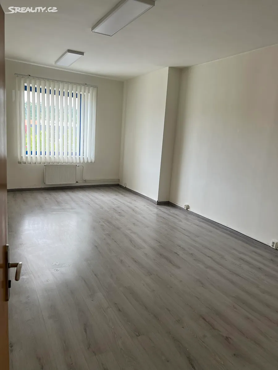 Pronájem kanceláře 26 m², Komenského nám.