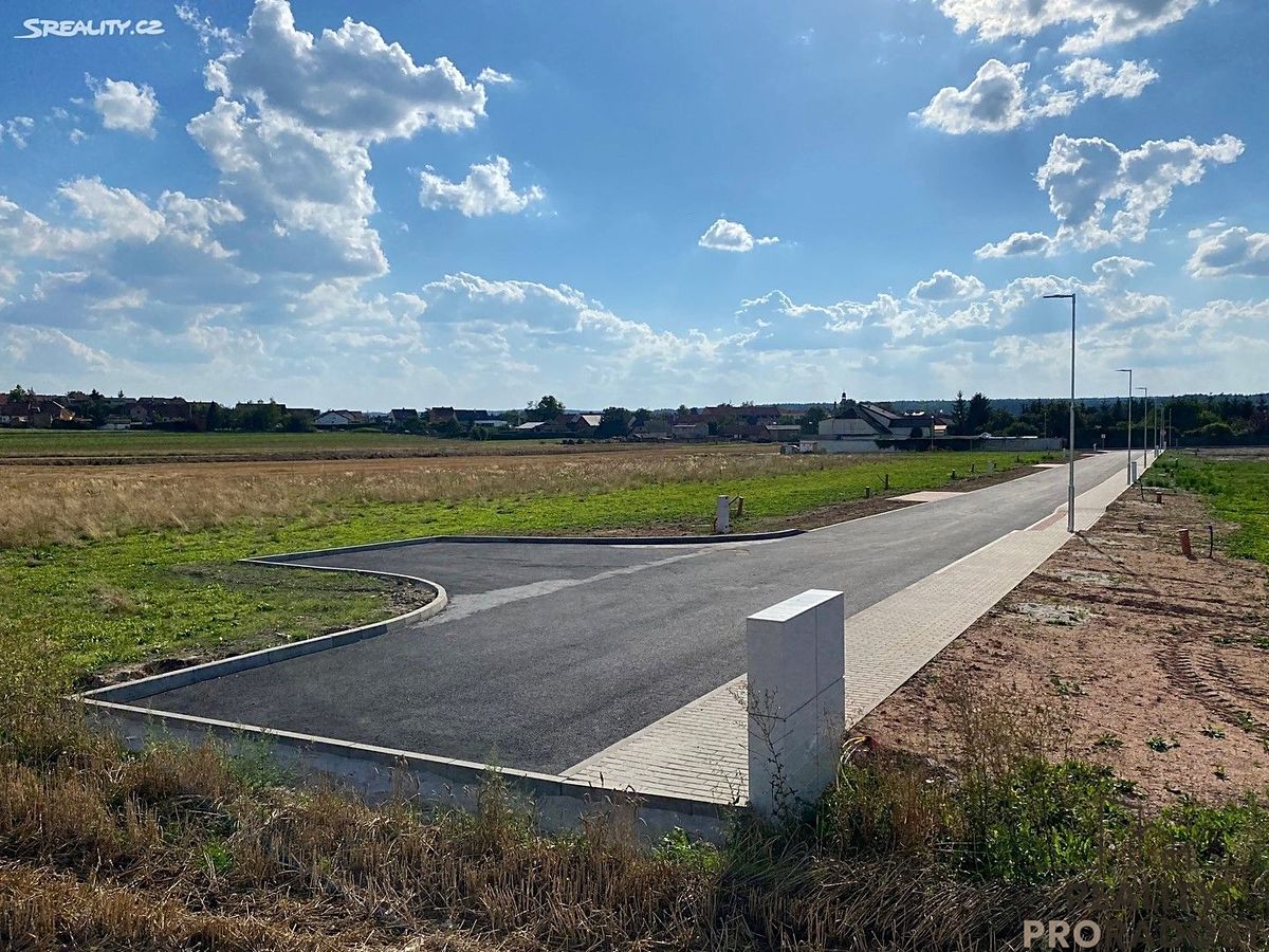 Prodej stavebního pozemku 1002 m², Lišany – fotka 1 z 3