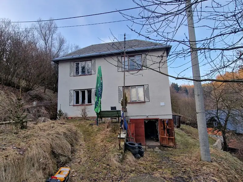 Prodej rodinného domu 204 m², pozemek 2542 m², Štíty – náhled fotky 1