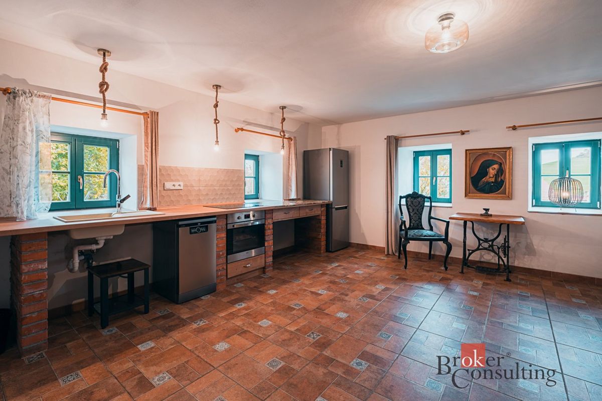 Prodej rodinného domu 70 m², pozemek 1988 m² – fotografie 2