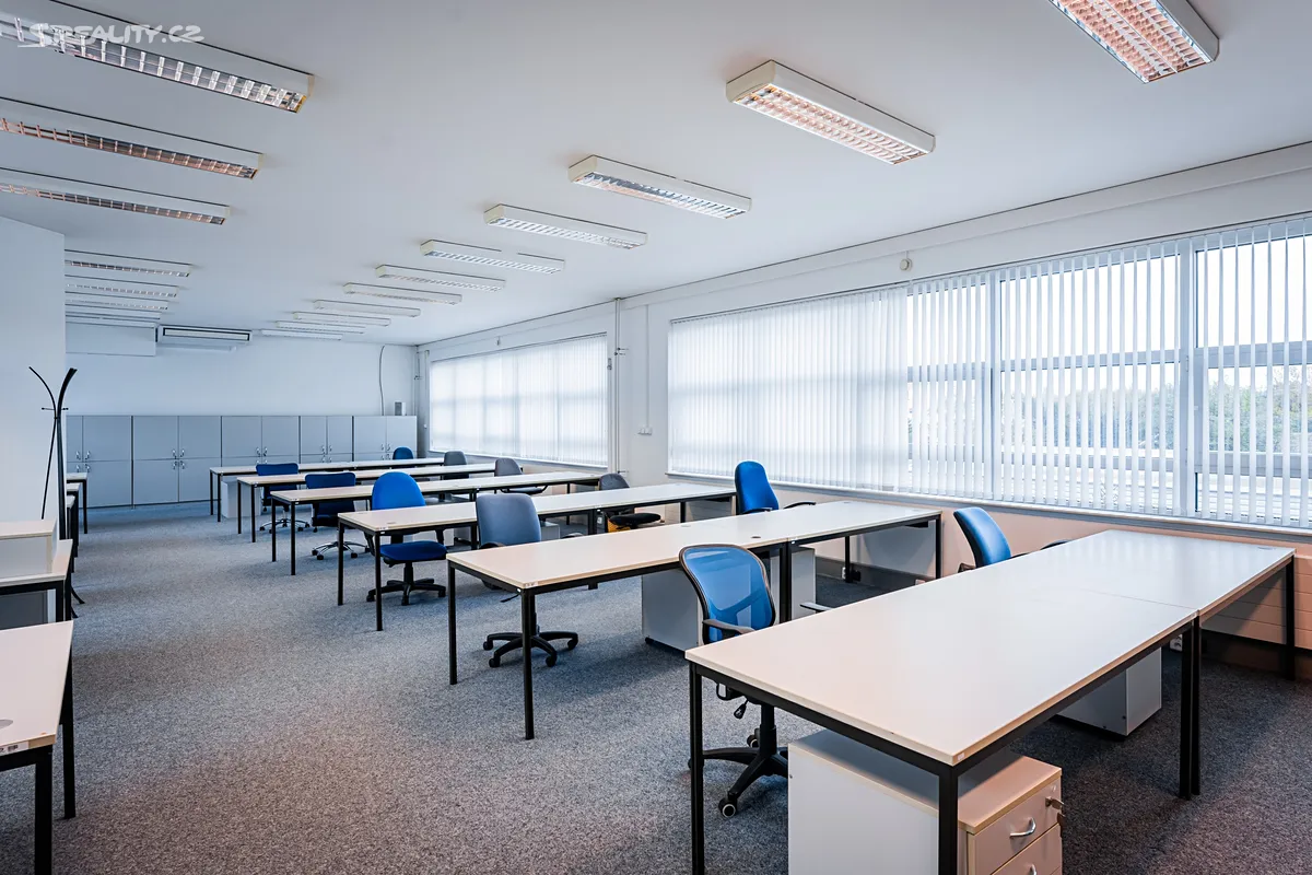 Pronájem kanceláře 122 m² – další