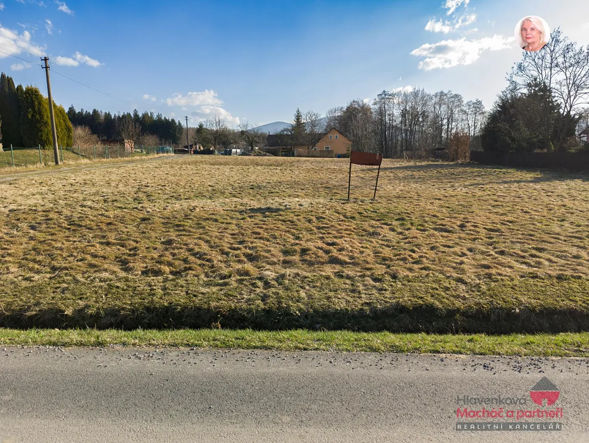 Prodej stavebního pozemku 2348 m²