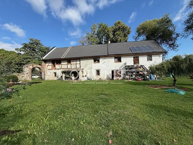 Prodej rodinného domu 180 m², pozemek 1443 m², Radonice – náhled fotky 1
