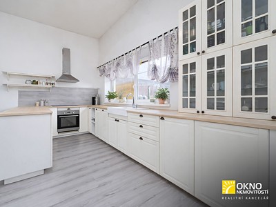 Prodej komerční nemovitosti 360 m² — photo 2
