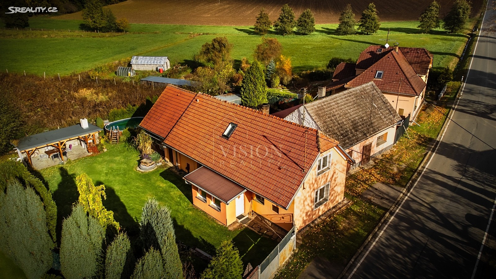 Casa, 104 m², terreno 675 m²