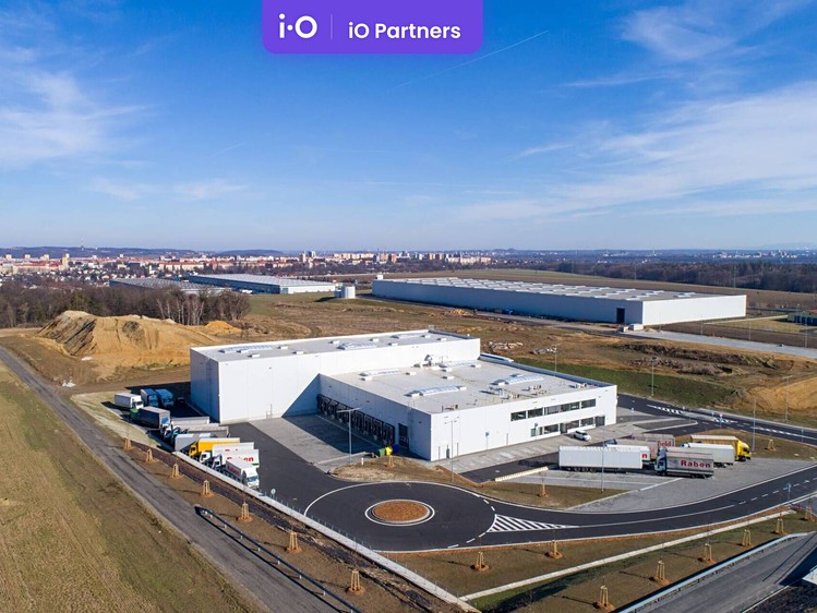 Pronájem komerčního prostoru, 5 334 m² (1 z 5)