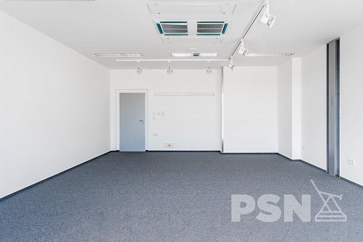 Pronájem kanceláře 50 m² – fotografie 3