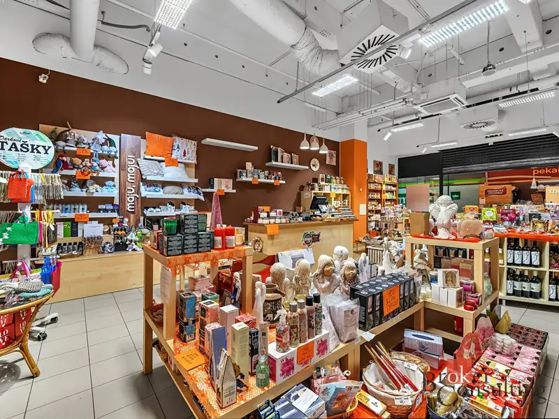 Pronájem obchodního prostoru 87 m², Hradec Králové – náhled fotky 2