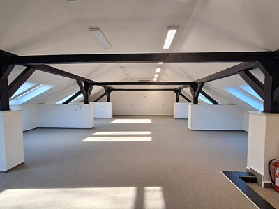 Pronájem kanceláře 272 m²