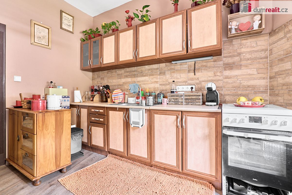 Prodej rodinného domu 380 m², pozemek 489 m² – fotografie 5