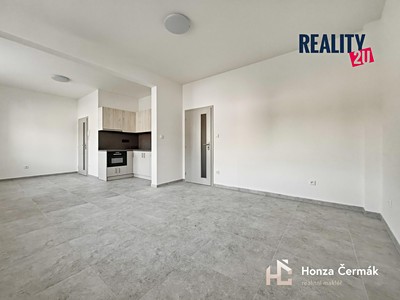 Pronájem bytu 1+kk 38 m²