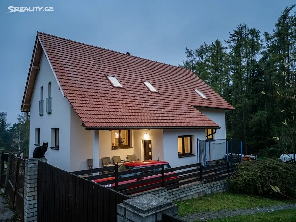 Prodej rodinného domu 360 m², pozemek 1000 m²