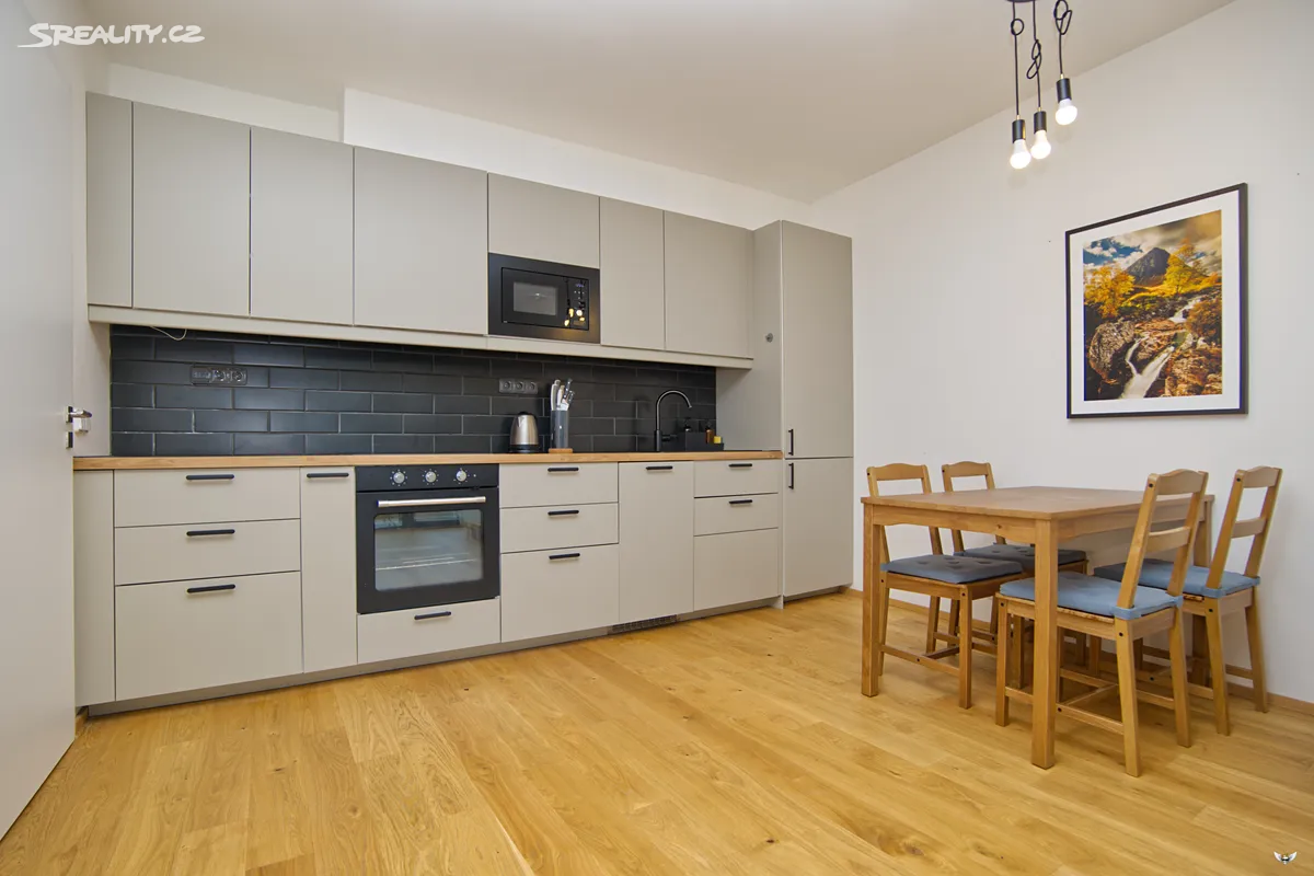 Prodej bytu 2+kk 55 m² – pohled 4