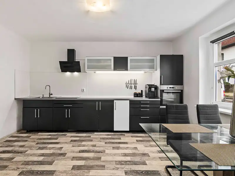 Prodej rodinného domu 100 m², pozemek 549 m², Praha – náhled fotky 2