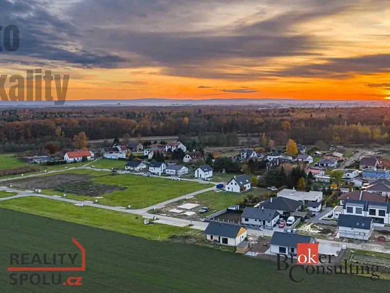 Prodej rodinného domu 193 m², pozemek 816 m², Sezemice – náhled fotky 2