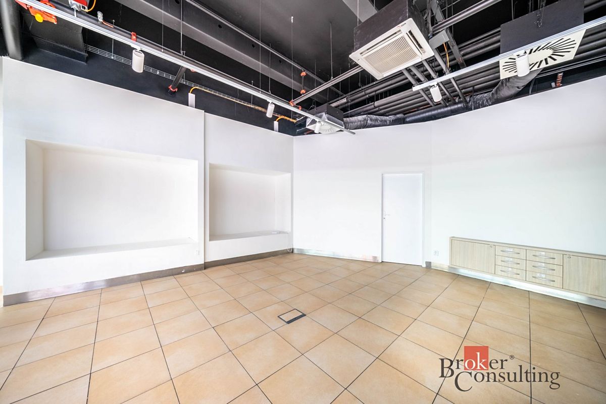 Pronájem obchodního prostoru 55 m² – fotografie 2