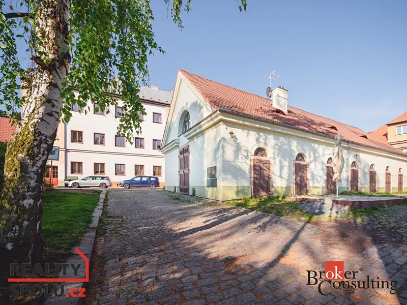 Prodej památky 250 m², pozemek 312 m², Rokycany – náhled fotky 1