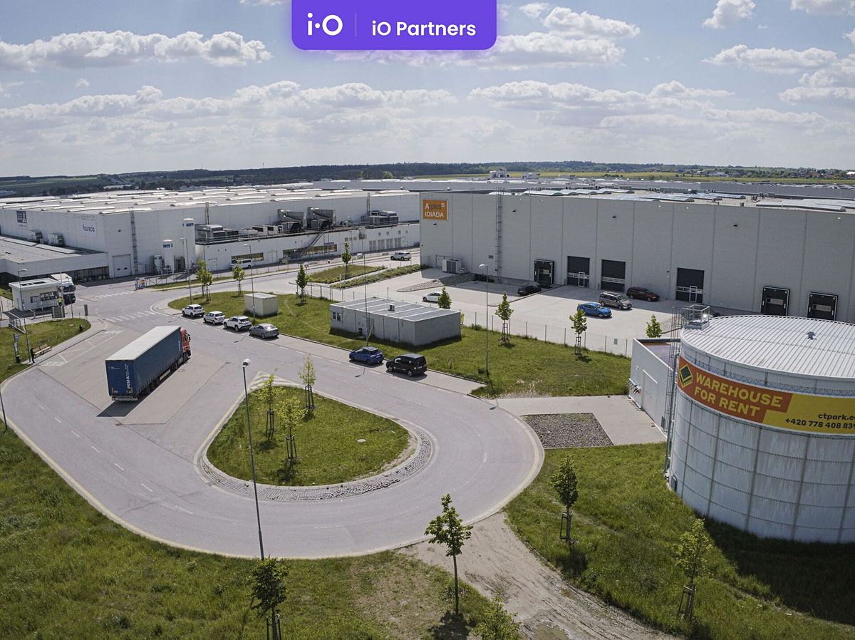 Pronájem skladového prostoru 3553 m² – fotografie 2