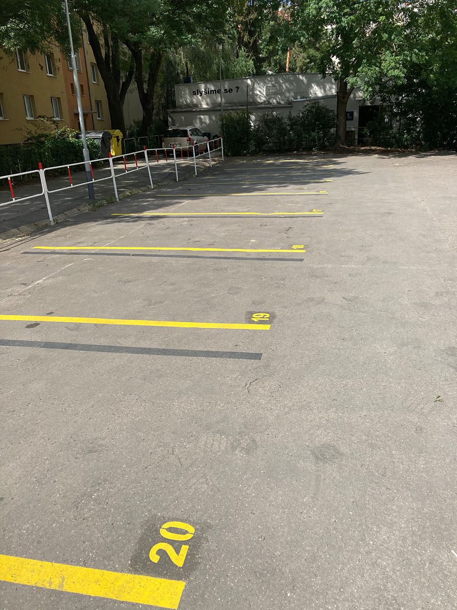 Pronájem garážového stání 12 m² – fotografie 2