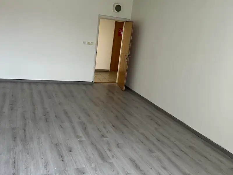 Pronájem kanceláře 26 m², Třebíč – náhled fotky 3