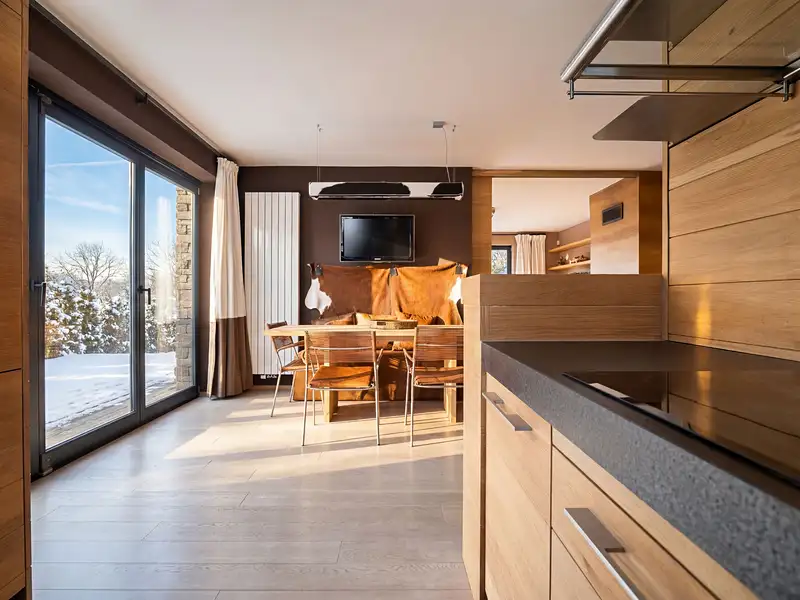 Prodej rodinného domu 286 m², pozemek 601 m², Netolice – náhled fotky 2