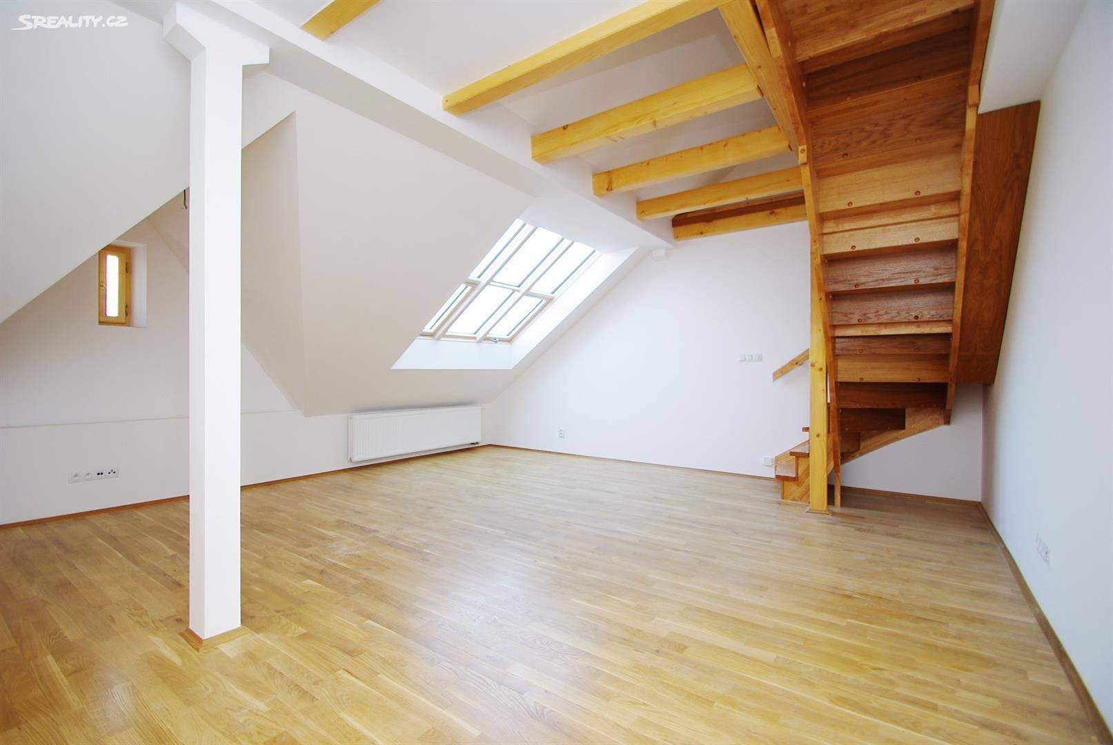 Pronájem bytu 3+1 120 m² (Mezonet) - Bilde 2