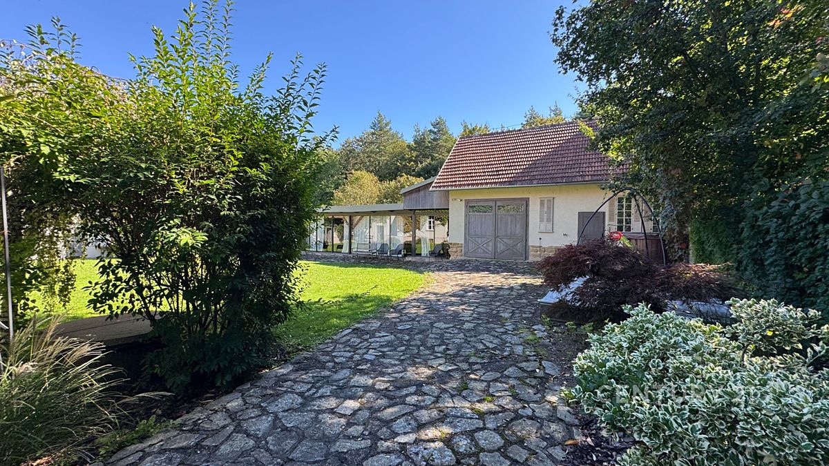 Prodej rodinného domu 600 m², pozemek 1097 m² – fotografie 4
